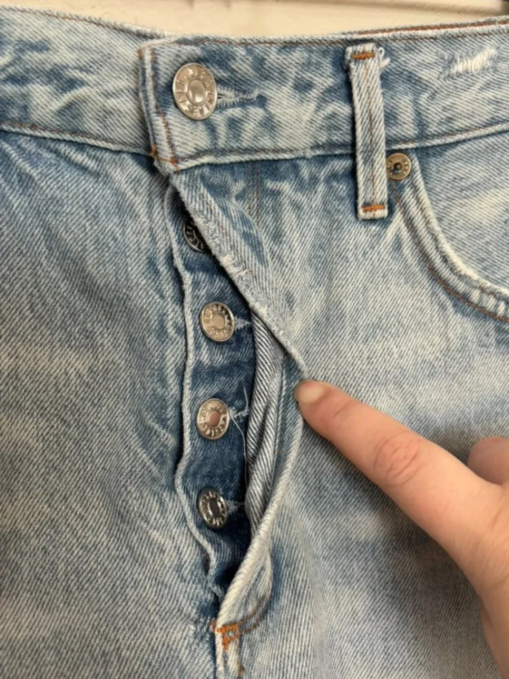AGOLDE Parker High Rise Cutoff Distressed Light Wash Denim Shorts Size 29 - Picture 4 of 6